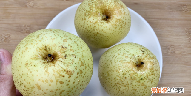 冰糖银耳炖雪梨可以放龙眼香蕉吗