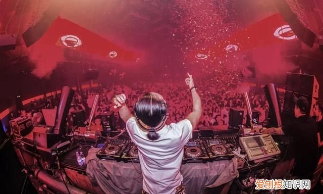 《说文解字》的作者是时期的人?