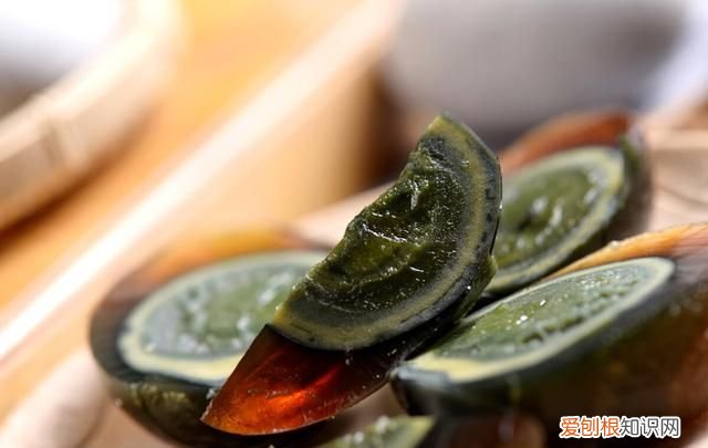 松花蛋怎么挑选绿壳