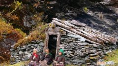 四川藏区属于东藏吗，西藏在辽宁省的什么方向