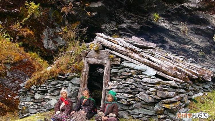 四川藏区属于东藏吗，西藏在辽宁省的什么方向