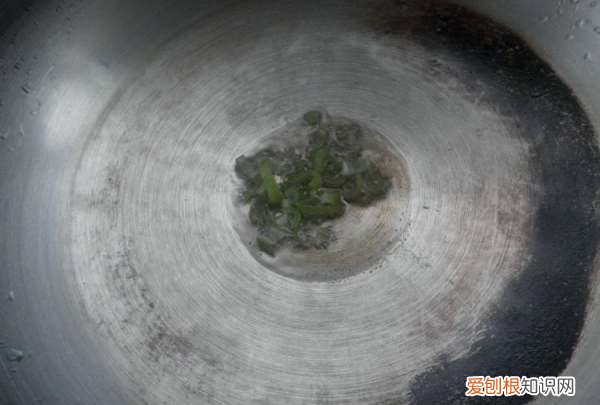 土豆片鸡蛋汤的做法，土豆片和鸡蛋怎么样弄成汤好吃