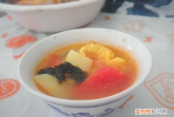 土豆片鸡蛋汤的做法，土豆片和鸡蛋怎么样弄成汤好吃