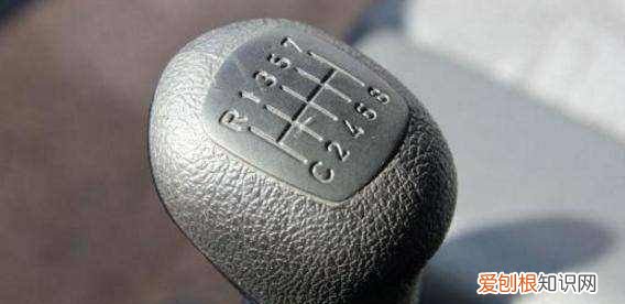 汽车挡杆脱落怎么办，雷克萨斯es200档杆防尘套脱落