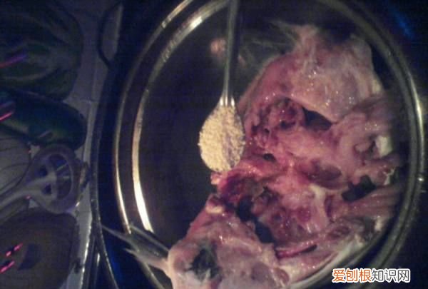 水煮鱼头的做法和步骤，水煮鱼头怎么做才好吃