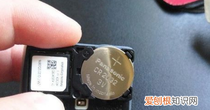 本田crv钥匙怎么换电池，东风本田crv油电混合价格