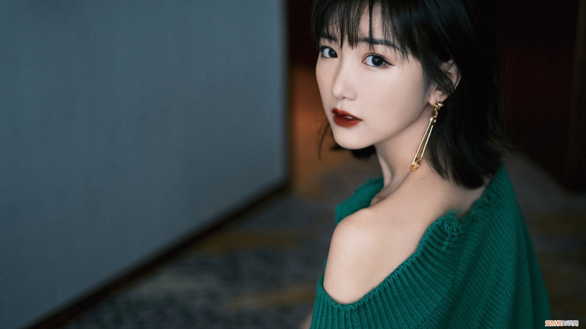 准时的反义词是什么 经常的反义词是什么