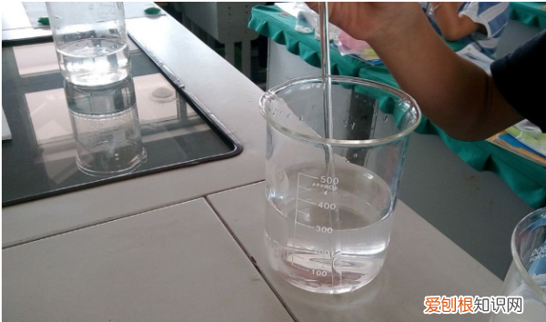 一升水溶解多少CO2，纯水中co2和o2的溶解度是多少啊