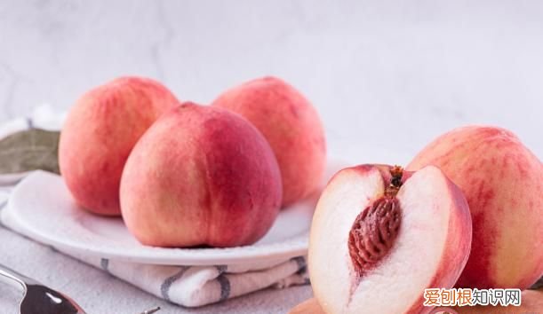 夏天吃桃子有什么好处 夏天吃桃子的好处