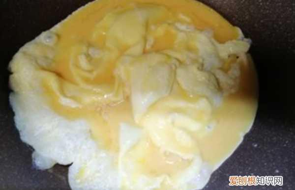 西红柿炒鸡蛋的做法文字，番茄炒鸡蛋的步骤文字与材料