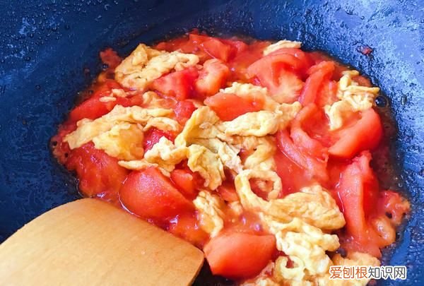 西红柿炒鸡蛋的做法文字，番茄炒鸡蛋的步骤文字与材料
