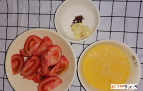 西红柿炒鸡蛋的做法文字，番茄炒鸡蛋的步骤文字与材料