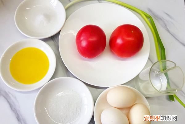 西红柿炒鸡蛋的做法文字，番茄炒鸡蛋的步骤文字与材料