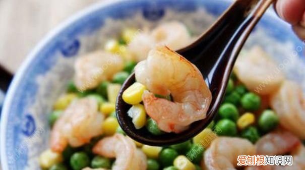 牛肉虾黑豆可以一起煮粥，牛肉和虾能一起吃 牛肉可以和虾一起吃