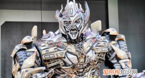 震天威 环球影城是真人吗