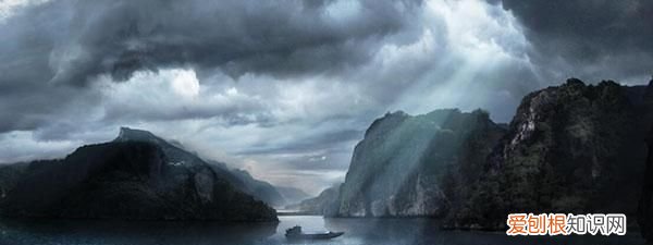 后浪推前浪对联下一句 长江后浪推前浪对下联