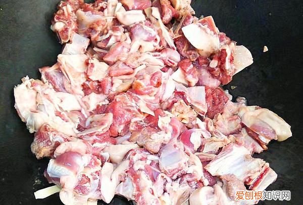 滋补羊肉汤怎么做，滋补羊肉汤放什么材料