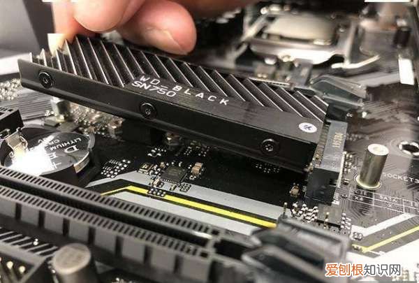 m2固态硬盘如何装系统win10，m2接口的固态硬盘如何安装