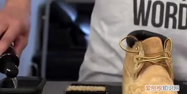 毛皮的靴子如何清理刷洗，怎么清洗皮靴 如何清洗皮靴