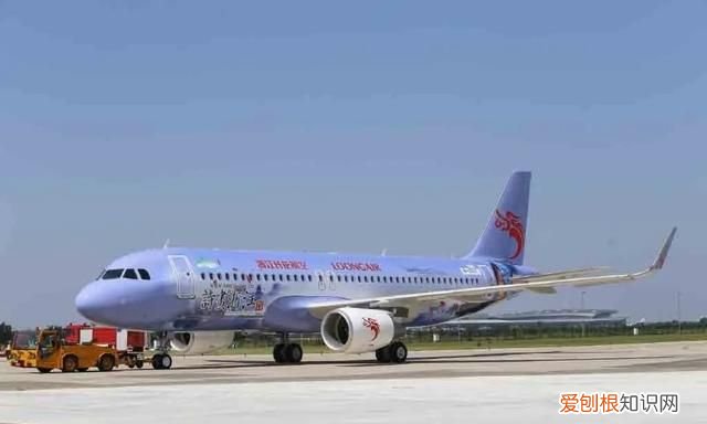 女人坐在飞机上飞是什么意思 女人坐在飞机上飞什么