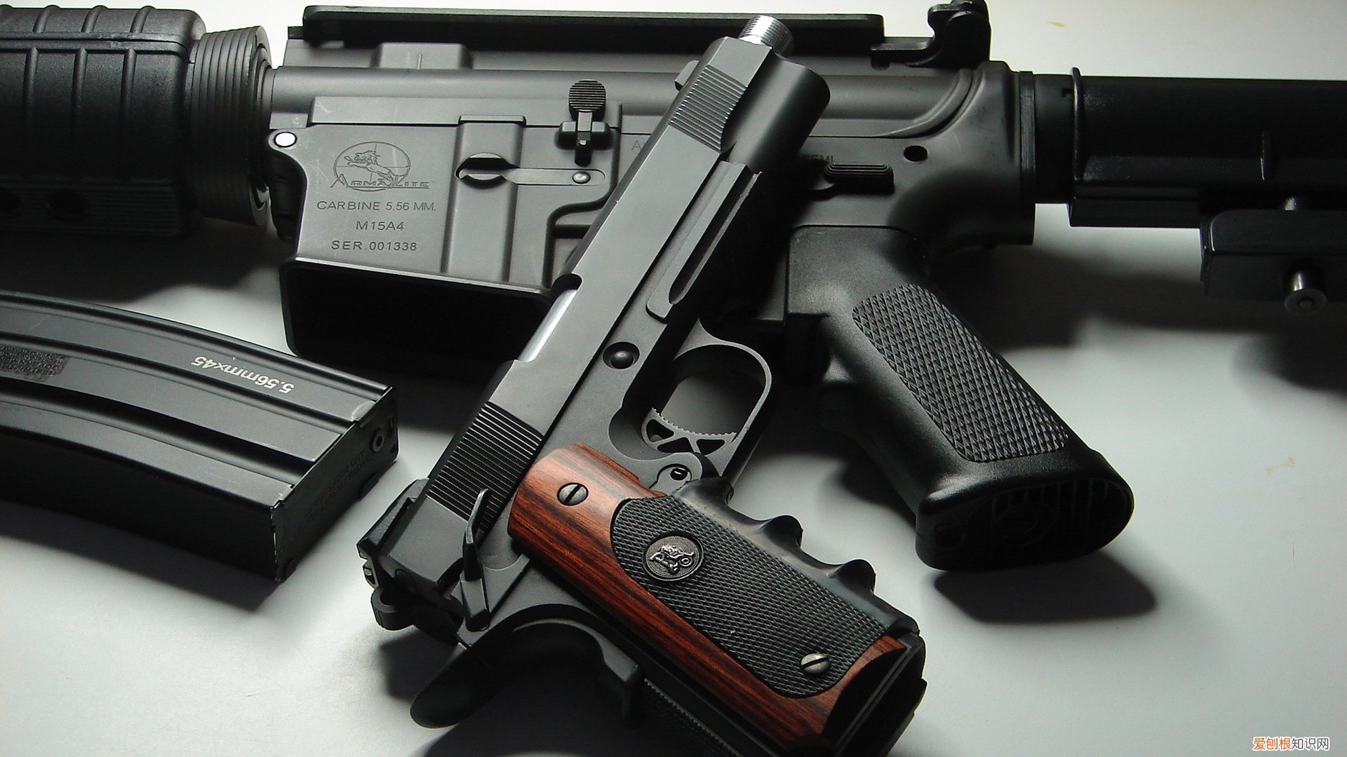 兰蔻蓝水和粉水的区别