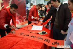 洗尽铅华下一句接什么，洗尽铅华后面一句是什么