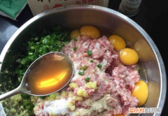 肉丸子怎么做不会散，我做肉丸做不成形怎么回事