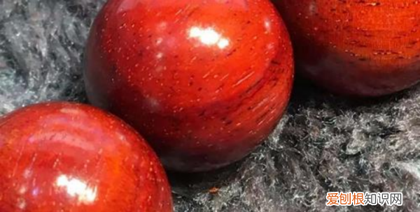 如何辨别小叶紫檀包浆，怎样判断小叶紫檀手串真假