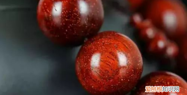 如何辨别小叶紫檀包浆，怎样判断小叶紫檀手串真假