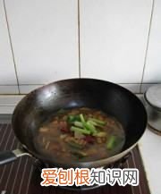 茶树菇烧肉怎么做，茶树菇烧肉的做法肉的做法