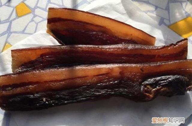 腊肉放冰箱保存前要不要清洗一下 腊肉可以直接放冰箱里存放吗