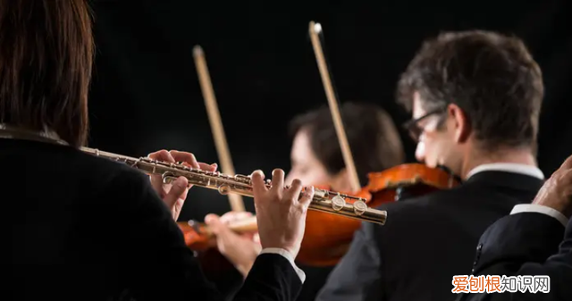 金属制的萨克斯和长笛为啥能算木管乐器呢