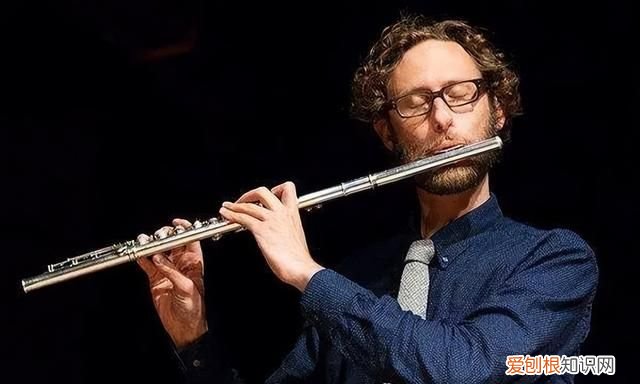 金属制的萨克斯和长笛为啥能算木管乐器呢