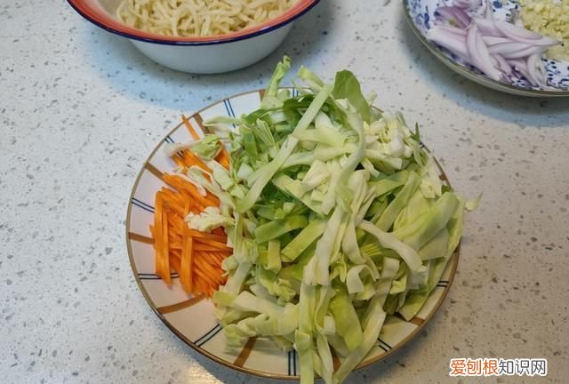 北方人爱吃的炒饼丝,炒饼对北方人的意义