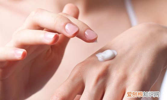 玉镯戴久了摘不下来怎么办?这几个技巧要记住的