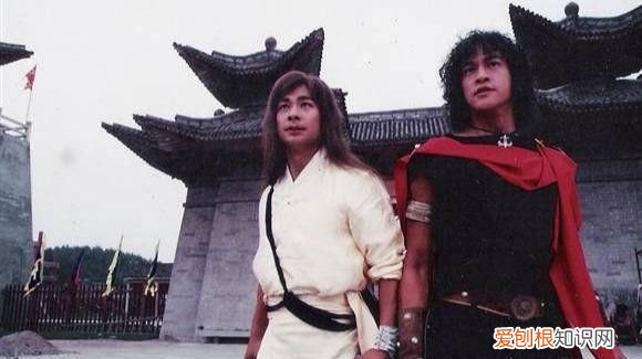 吾辈岂非池中物一遇风云便化龙 莫叹池中鱼无鳞一遇风云便化龙