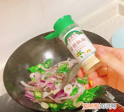 辣椒炒牛肉怎么炒好吃又嫩窍门 家常辣椒炒牛肉的做法