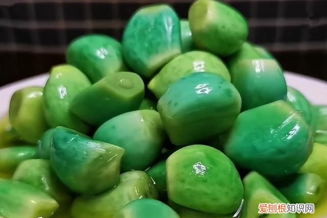 怎样泡腊八蒜又绿又脆窍门,泡腊八蒜用什么醋好吃