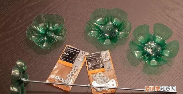 可乐易拉罐瓶底变形还能喝嘛 可乐喝完了瓶子可别扔