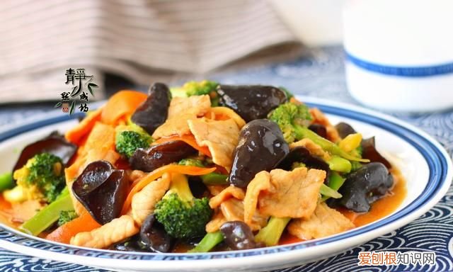 不用怀疑这菜绝对简单又下饭,下饭一绝这道菜吃10顿都不会腻