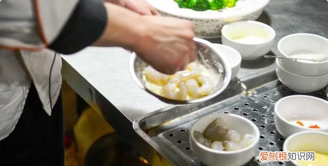 翡翠大虾球的做法,翡翠虾球的做法