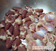 家常酱爆鸡心的做法，鸡肉和土豆怎么焖才好吃?