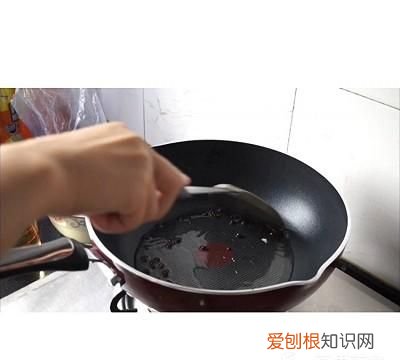 红烧鲈鱼的做法,红烧鲈鱼的做法播放