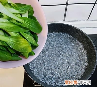 学会这道香菇油菜,让冬日美味加倍吧