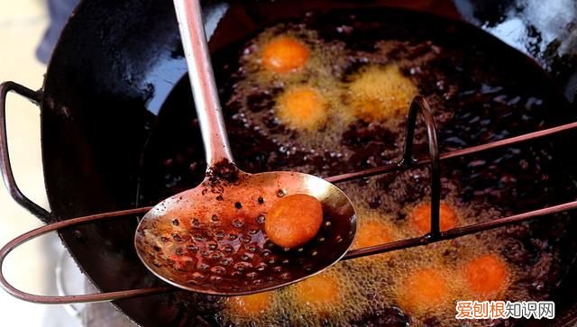 厨师长教你炸糖糕的正确做法,炸糖糕的和面做法