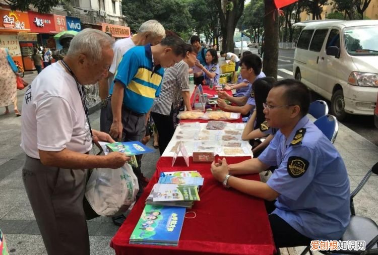 315曝光辣条的做法,315曝光的黑辣条作坊
