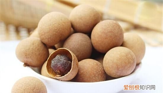 银耳汤能放桂圆红枣枸杞吗