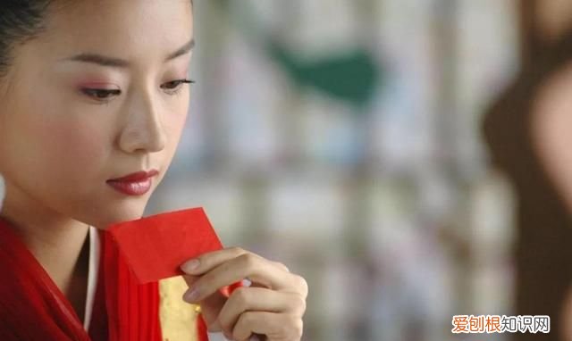 欧阳娜娜的鼻子是塌鼻子吗,欧阳娜娜鼻子侧脸