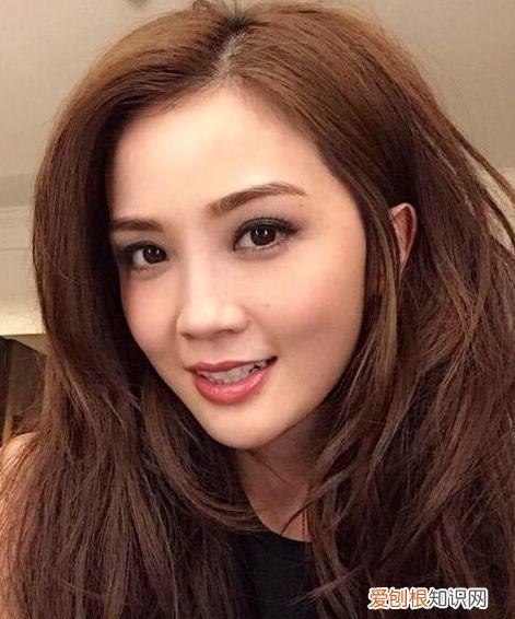 欧阳娜娜的鼻子是塌鼻子吗,欧阳娜娜鼻子侧脸