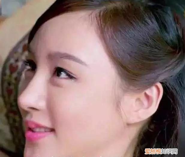 欧阳娜娜的鼻子是塌鼻子吗,欧阳娜娜鼻子侧脸